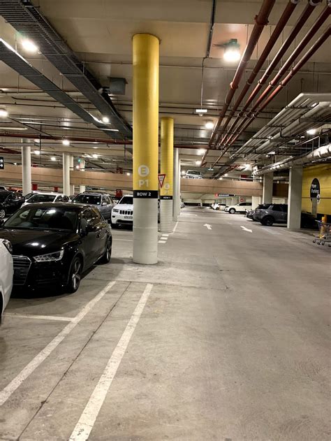 chadstone shopping centre parking fee.